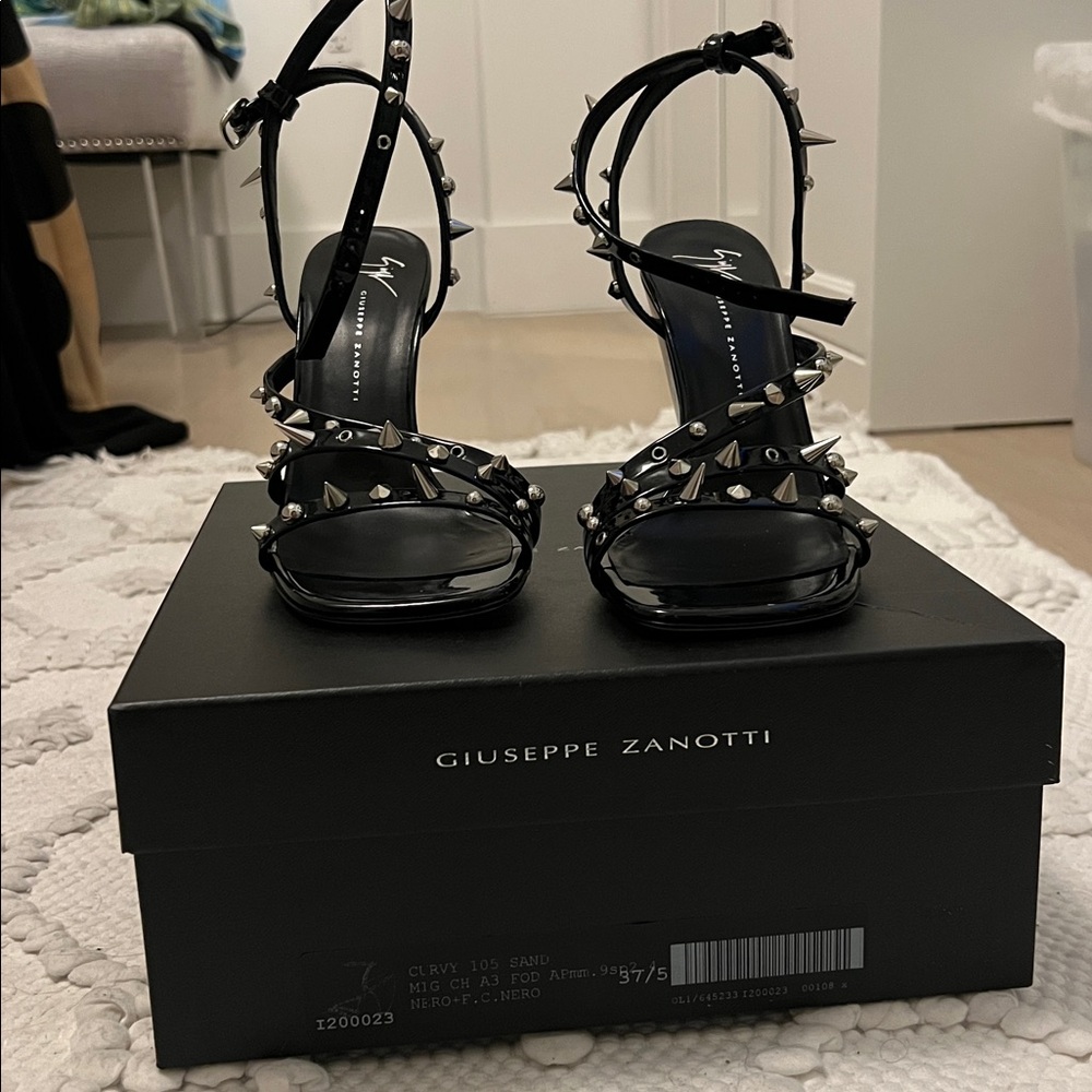 NEVER WORN Giuseppe Zanotti Black Spiked Sandals
